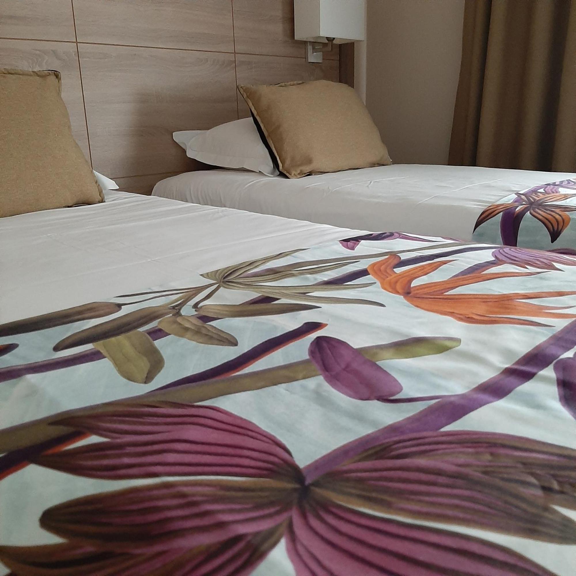 Logis Hotel Relais Saint Jacques - Chateauroux Deols Экстерьер фото