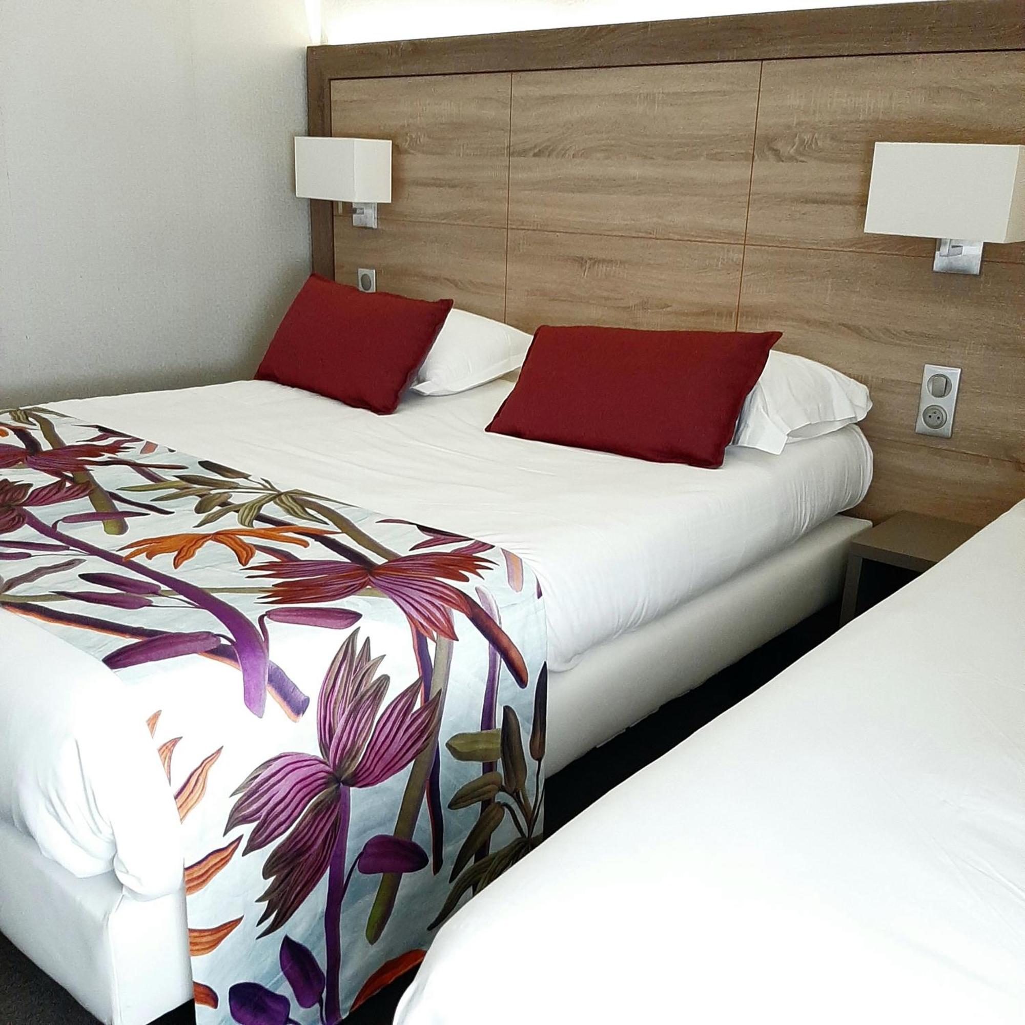 Logis Hotel Relais Saint Jacques - Chateauroux Deols Экстерьер фото